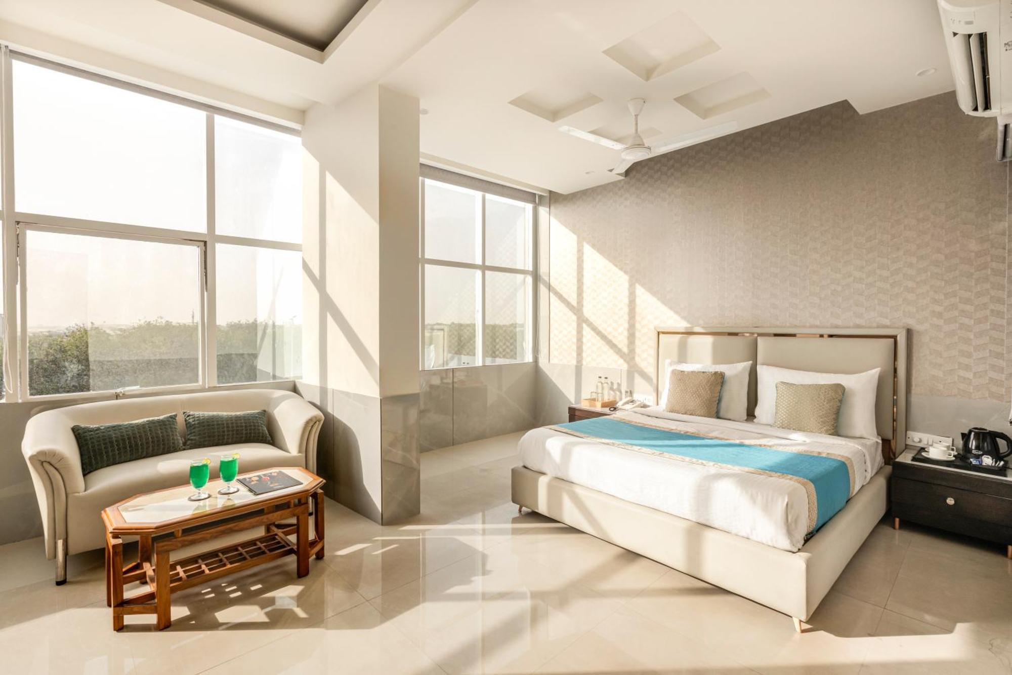 Hotel Aero Star By Star Group New Delhi Exterior photo