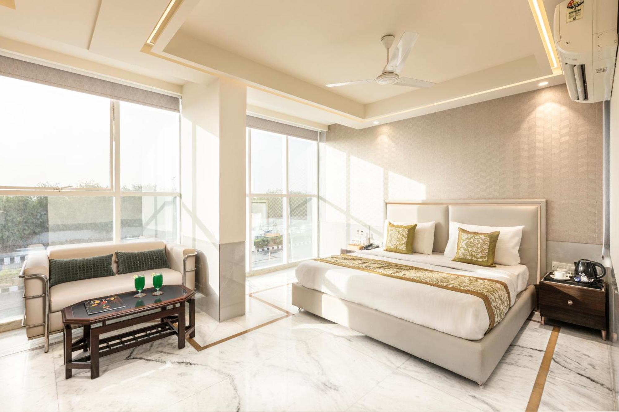 Hotel Aero Star By Star Group New Delhi Exterior photo