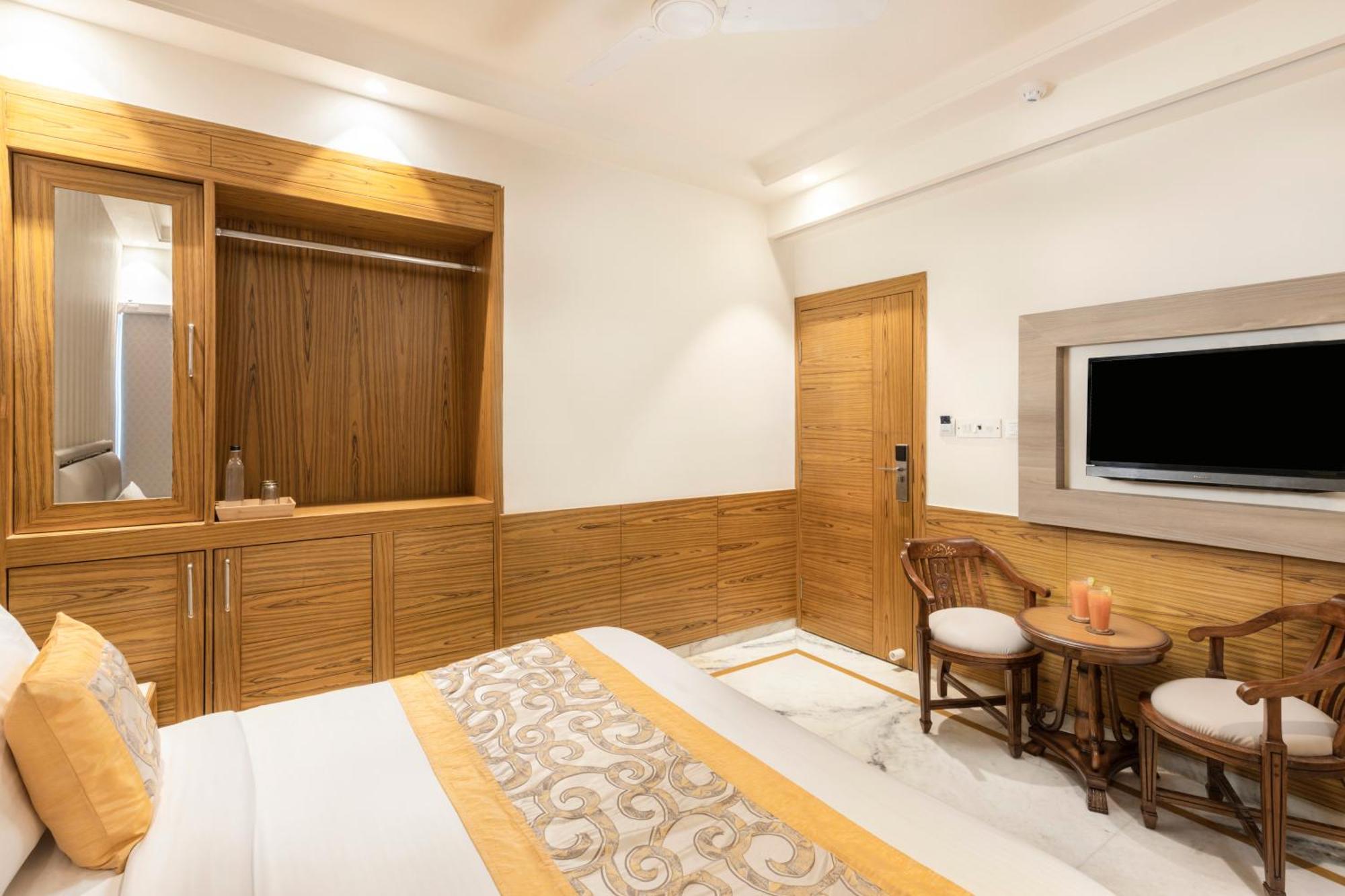 Hotel Aero Star By Star Group New Delhi Exterior photo