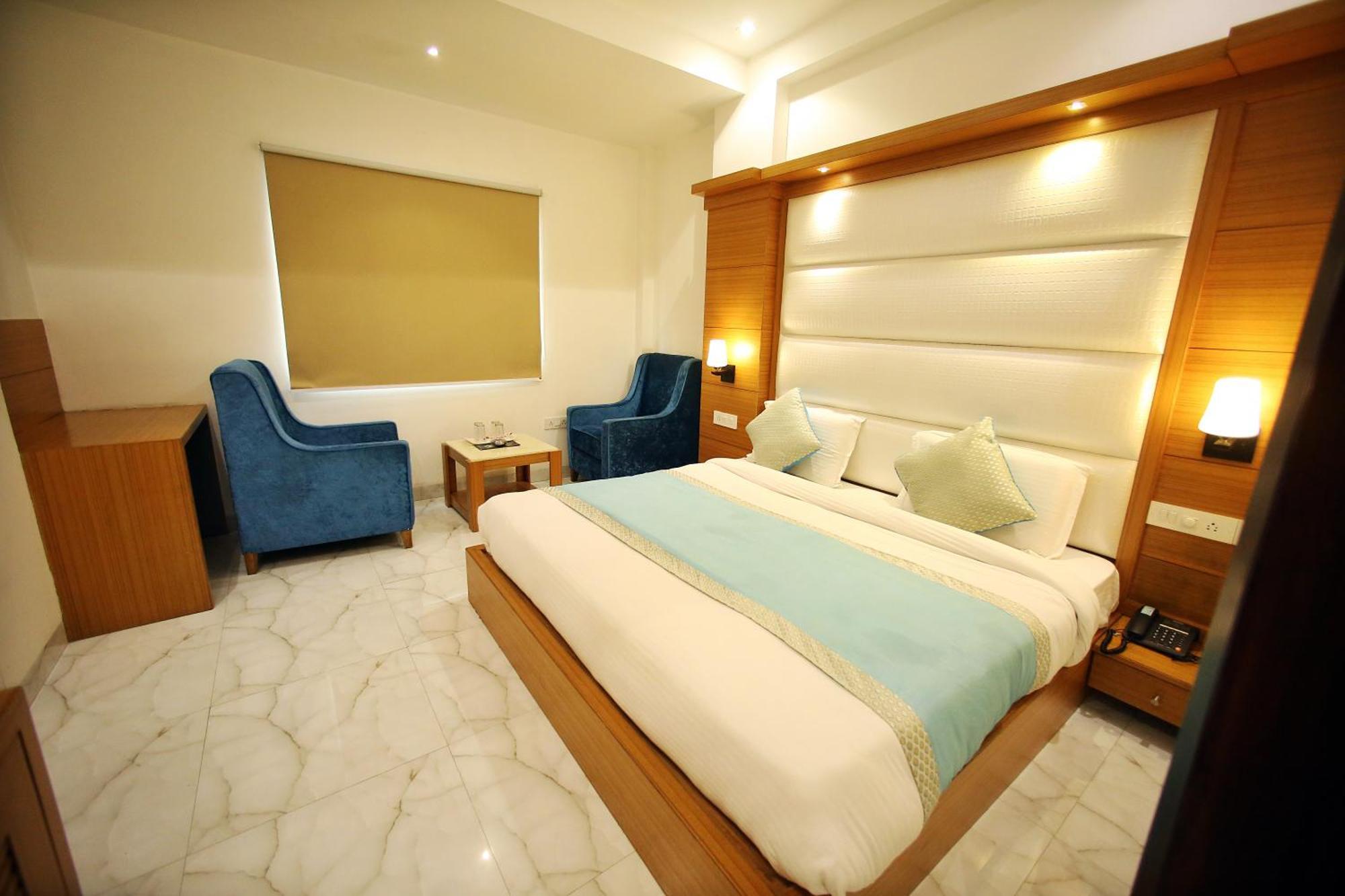 Hotel Aero Star By Star Group New Delhi Exterior photo