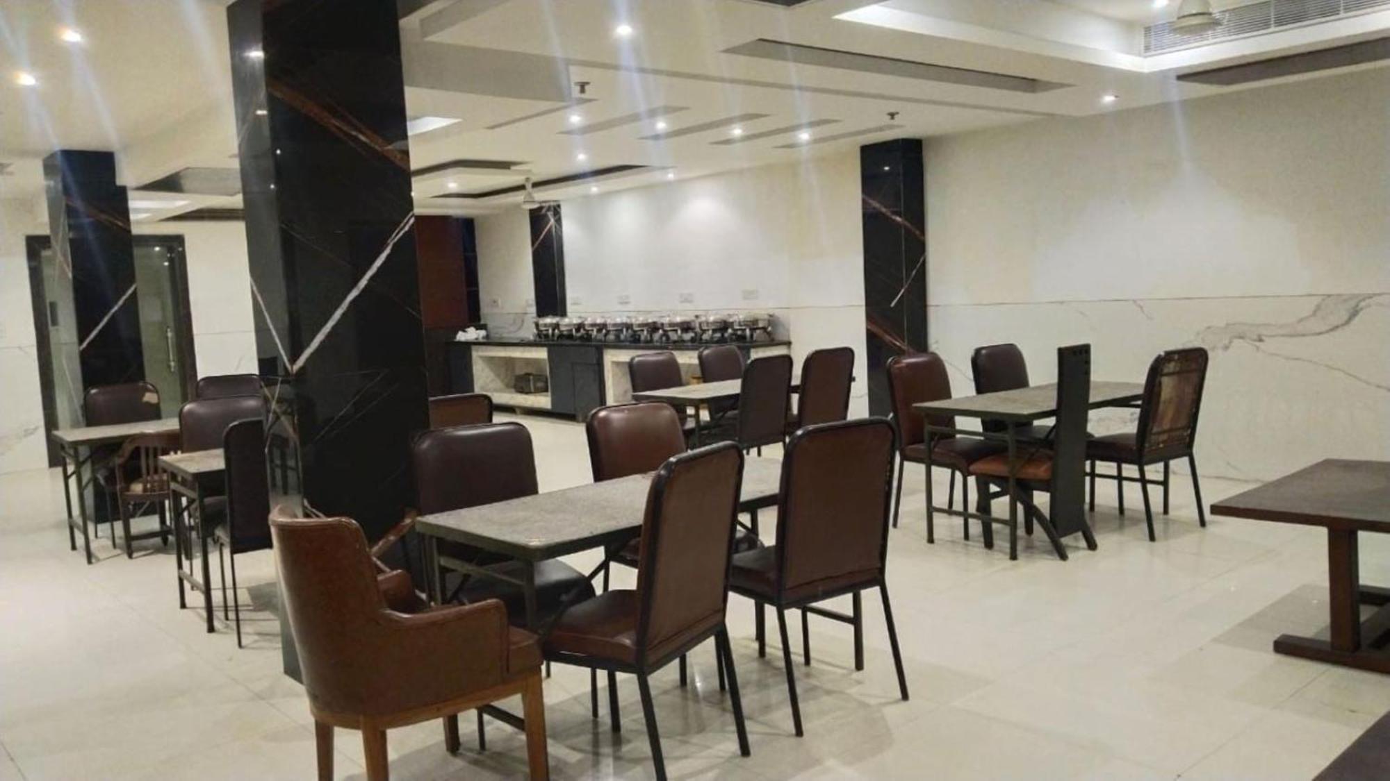 Hotel Aero Star By Star Group New Delhi Exterior photo